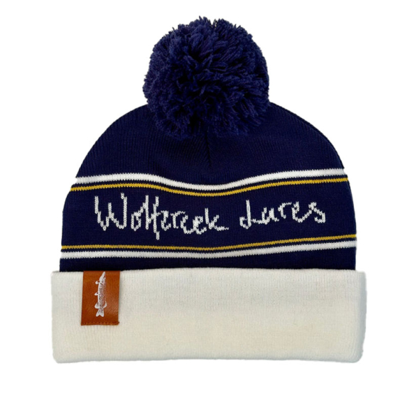 Wolfcreek Classic Logo Pom Pom Beanie - Navy/ White in the group Clothes & Shoes / Caps & Headwear / Beanies & Hats at Sportfiskeprylar.se (WCL-05-POMPOM-01-NVY-WHT)